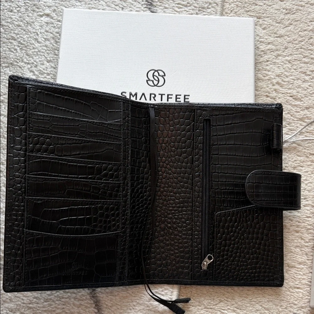 Black Crocodile Pattern Planner - Picture 2 of 2